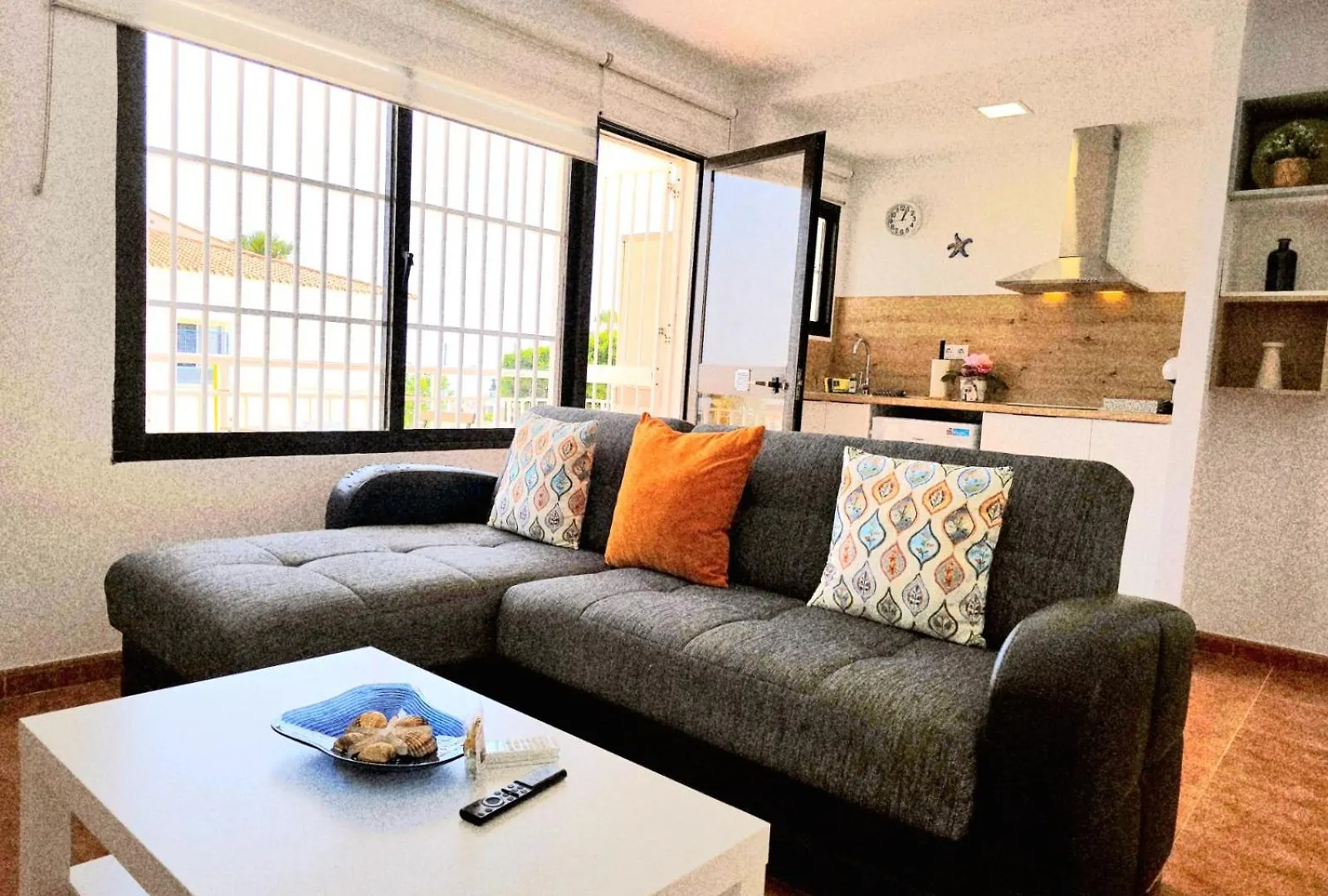 Lidia 1 Apartment, 1St Line Beach, 1 Bedroom 1Bath Torremolinos Spanje