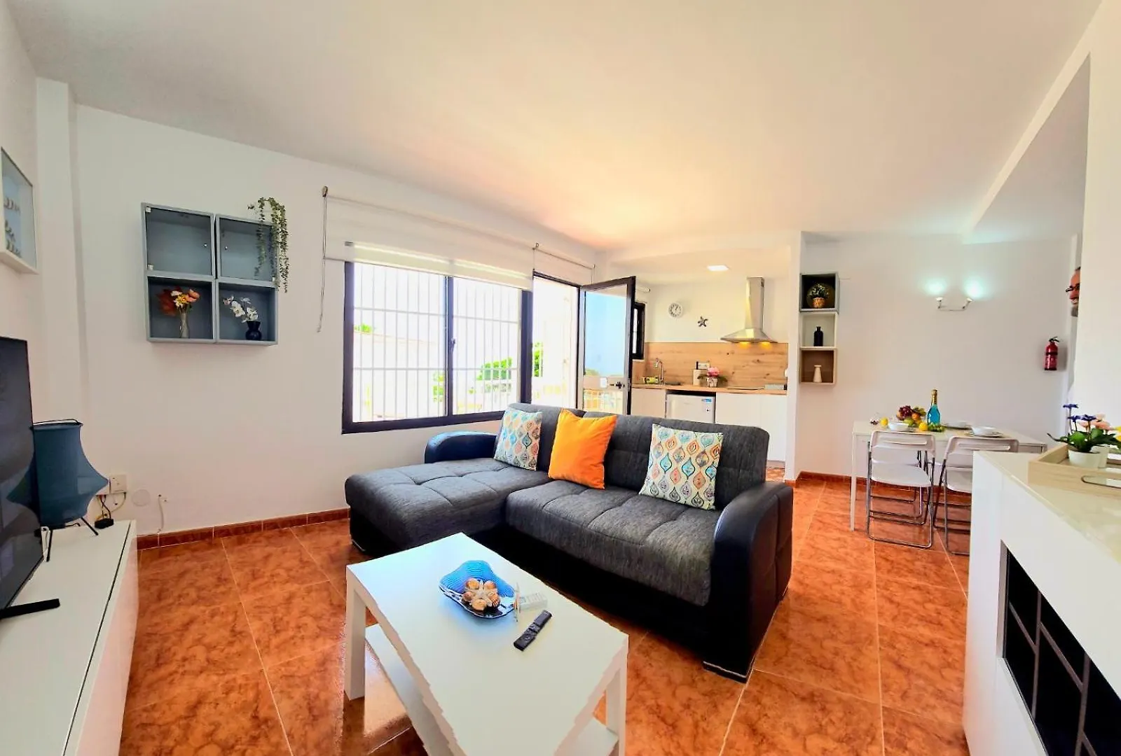 Lidia 1 Apartment, 1St Line Beach, 1 Bedroom 1Bath 托雷莫利诺斯